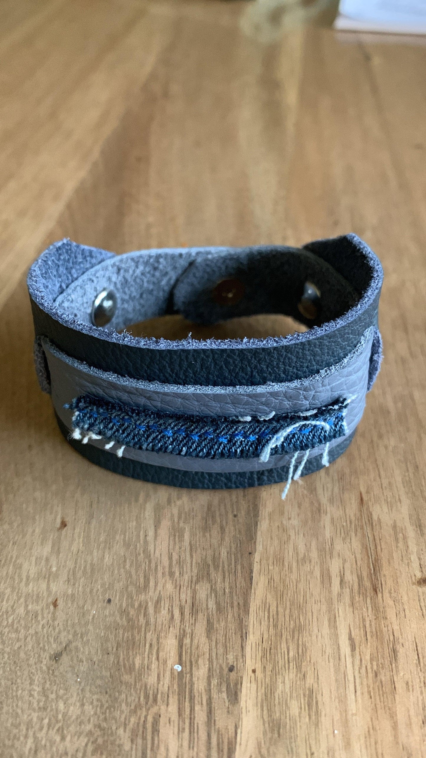 Designer Leather Bracelet - Bullet closure Jean