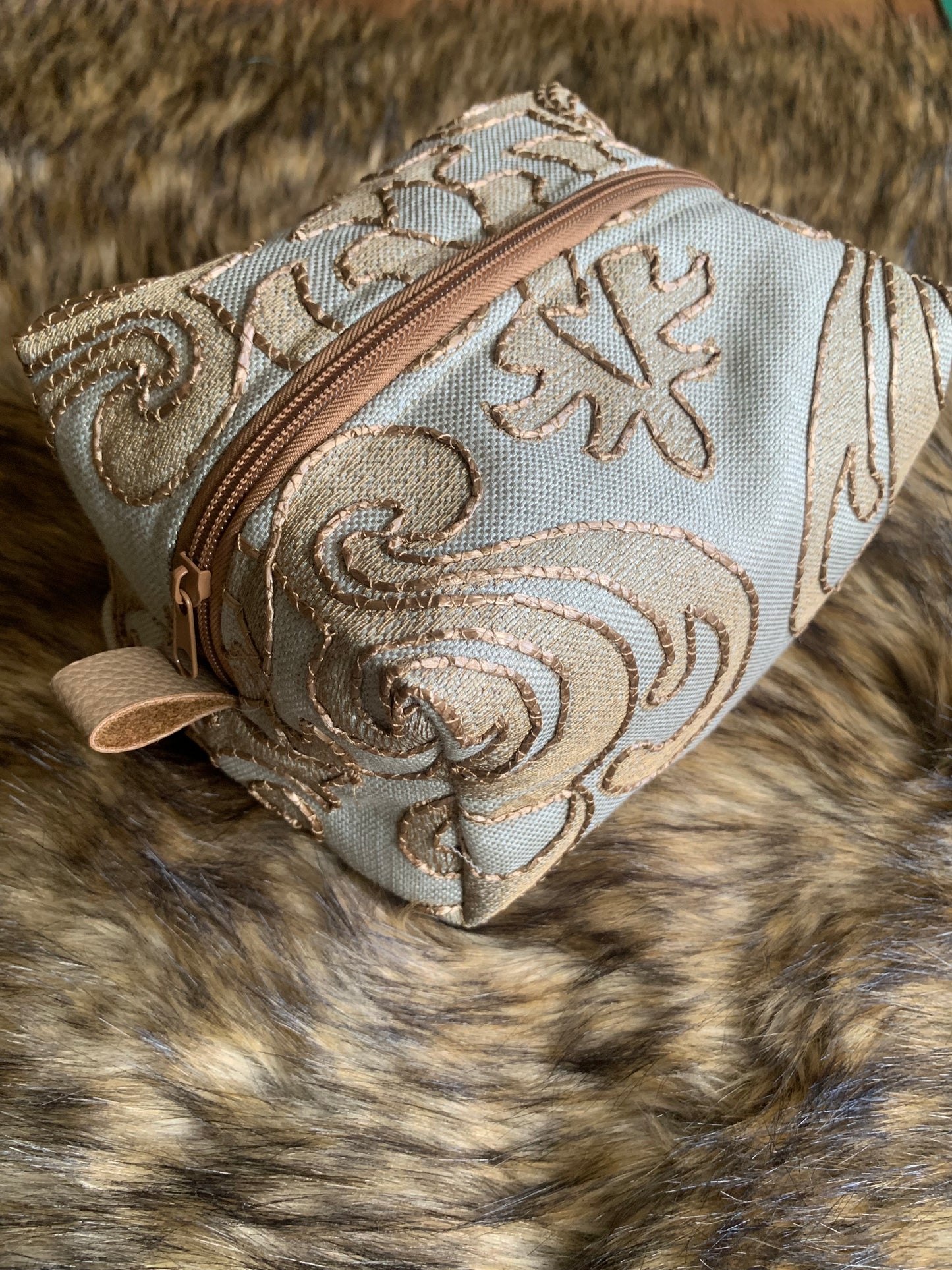 Nesting Essentials makeup bag -Cosmetic toiletry organizer - Cezanne Linen unique designer fabric