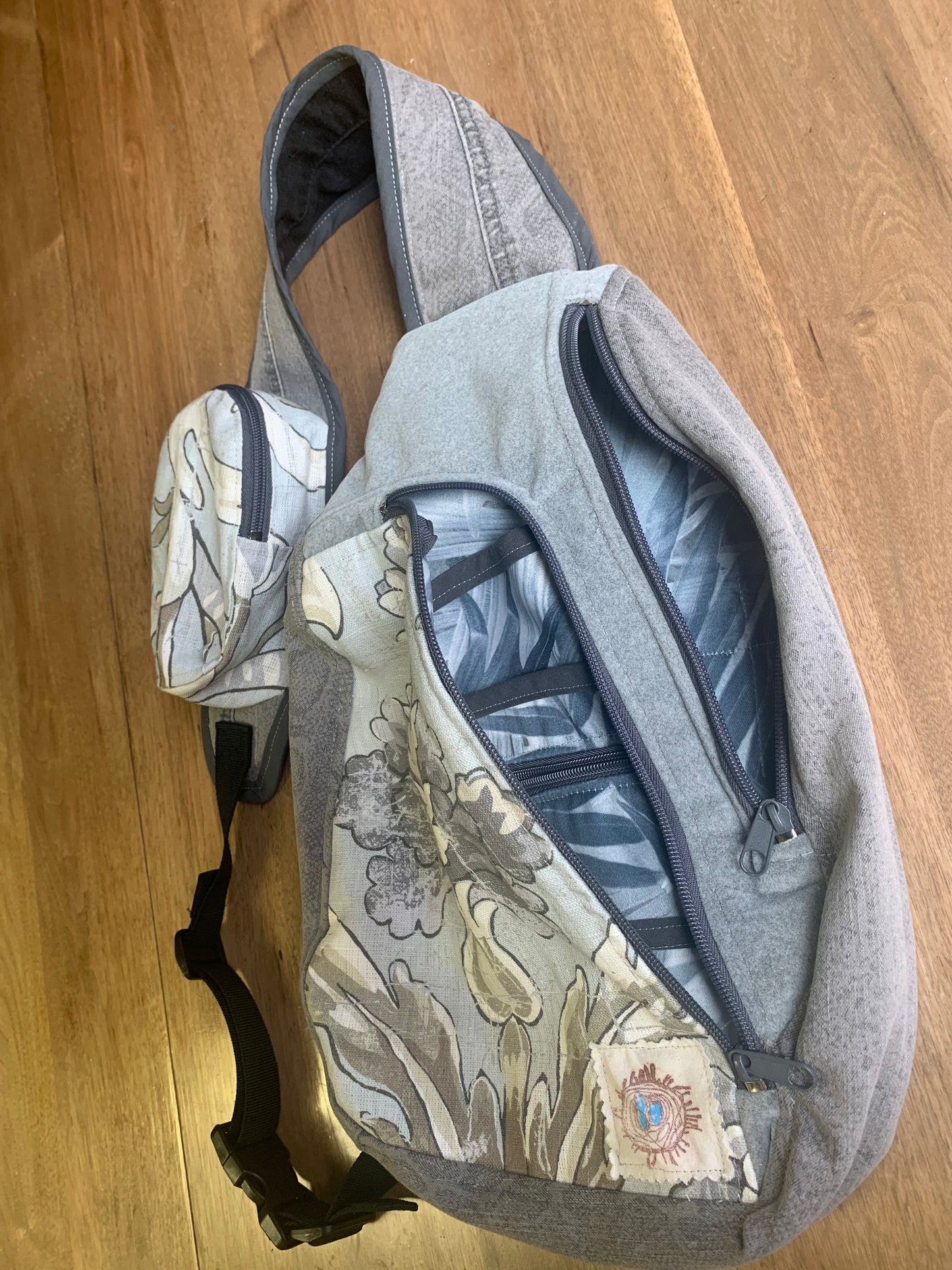 The Nest Egg Sling Pack – Grey Linen Floral