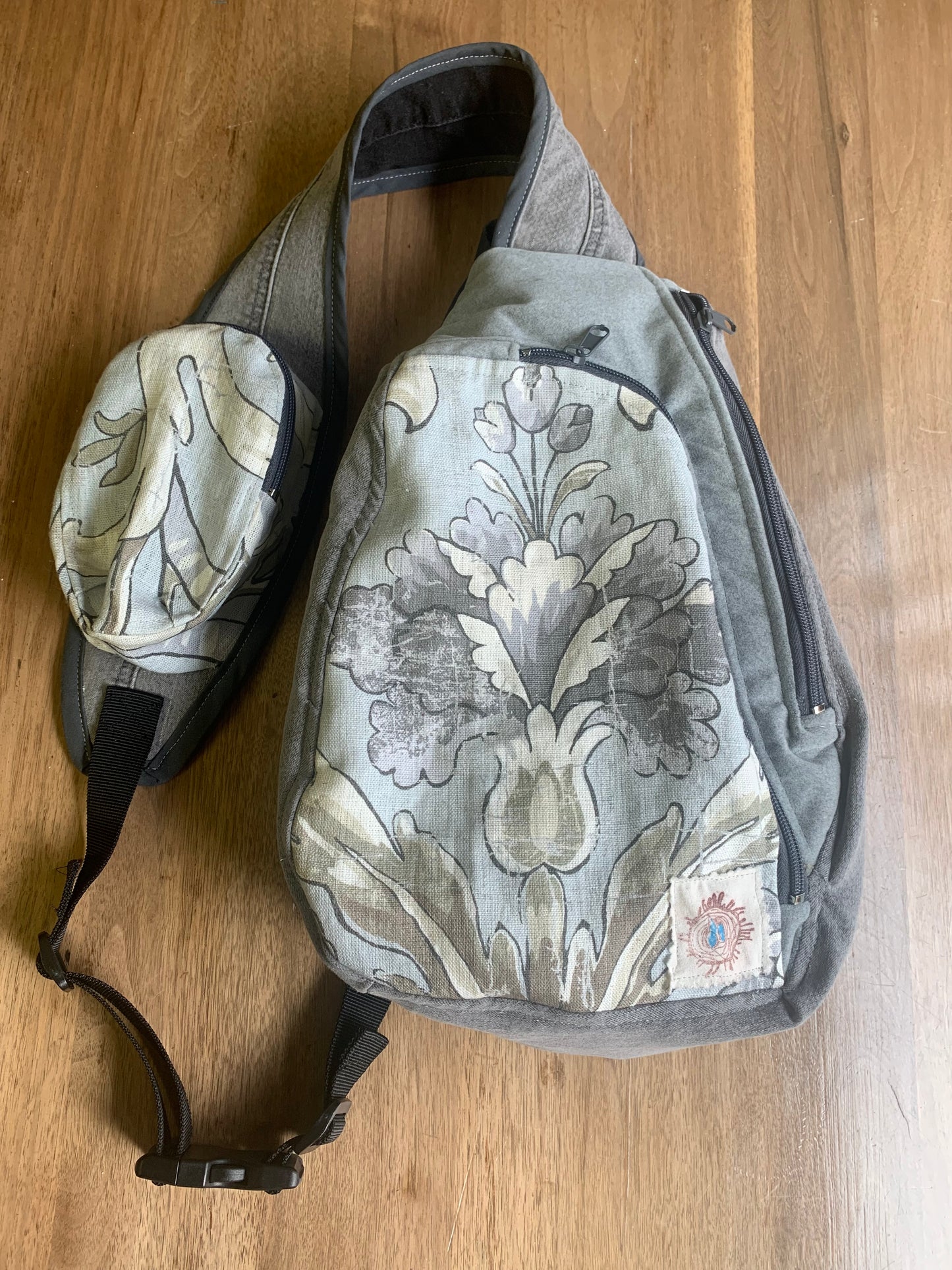 The Nest Egg Sling Pack – Grey Linen Floral