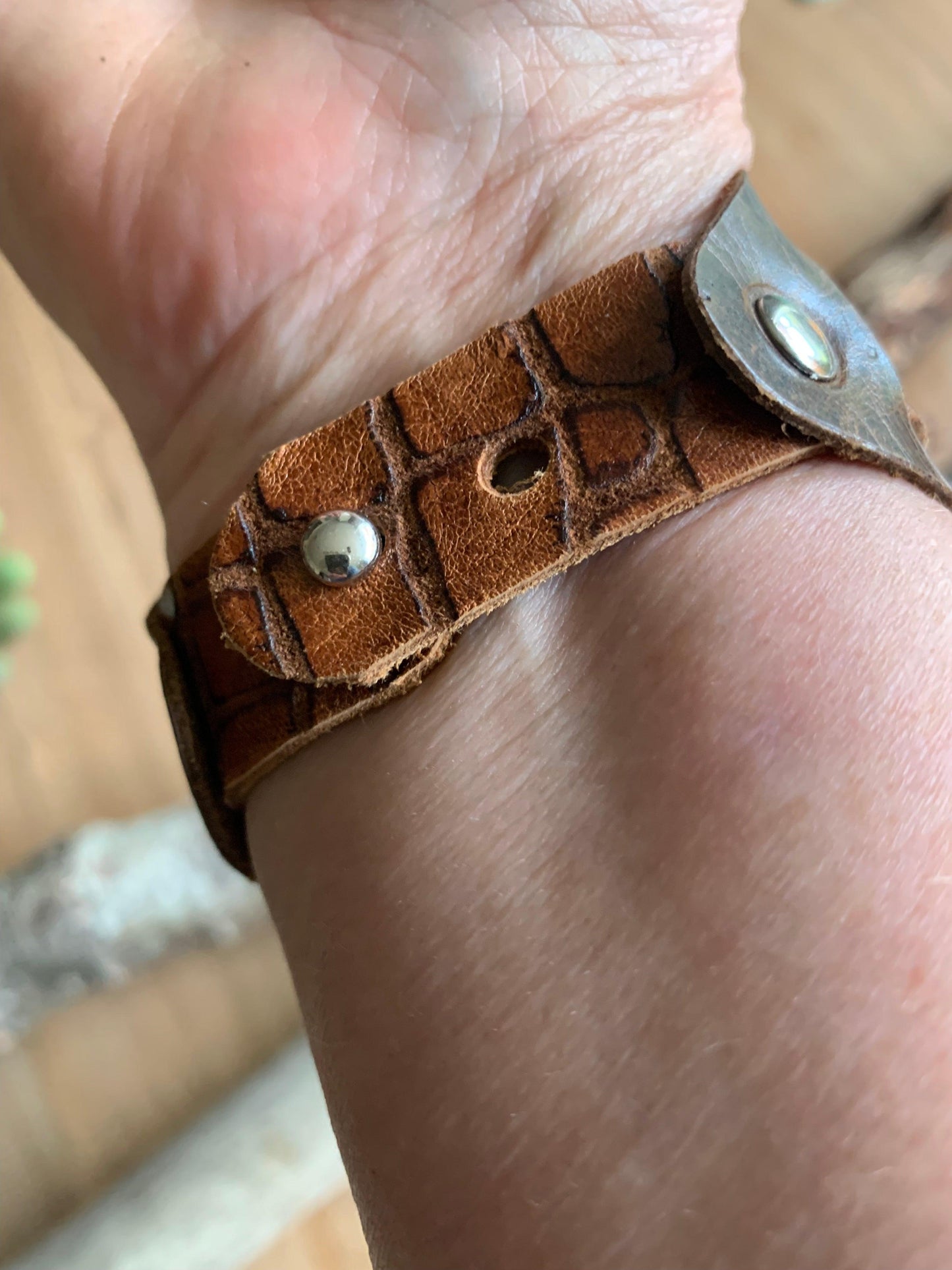 Designer Leather Bracelet - Bullet closure Alligator