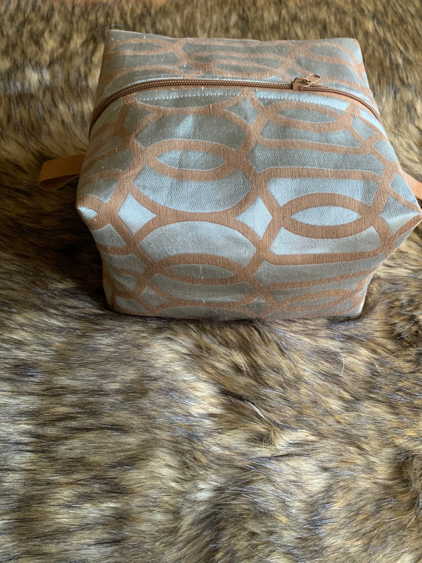 Nesting Essentials makeup bag -Cosmetic toiletry organizer - Deco Silk