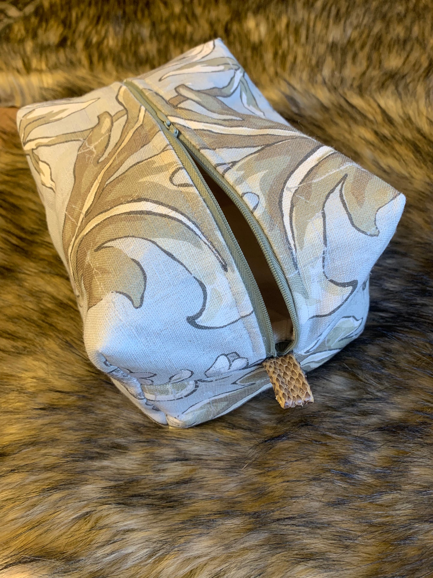 Nesting Essentials makeup bag -Cosmetic toiletry organizer - Winter linen unique designer fabric